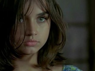 Ana de Armas tại Đức Trinh Nữ Scallop (aka Una Rosa de Francia)