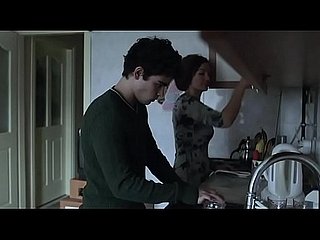 اس کے بیٹے کے دوست کے ساتھ گرم، شہوت انگیز لیڈی کا راز