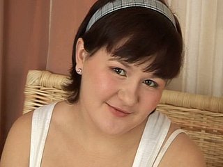 موٹے brunette لڑکی کیٹ اس کے سوراخ اور منہ میں مضبوط ڈک سے محبت کرتا ہے