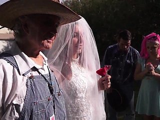 Wedlock Suci, pernikahan HD