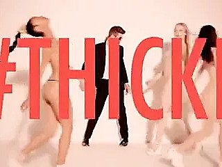 Bulanık çizgiler - Emily Ratajkowski ile Düzensiz Müzik Videosu