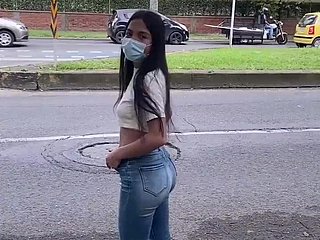 かなり小柄な拾い上げられたラティーナのひよこはついに彼女のトリミングされた猫で私のペニスを喜ばせることに同意します