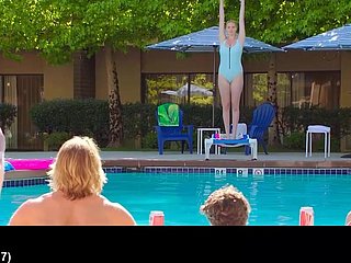 Nackte Alexandra Daddario im Videotape „The Layover“.