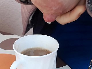 Sarapan kopi dengan susu!
