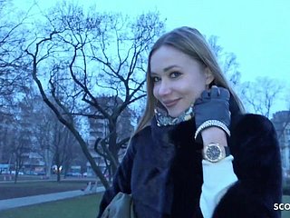 Nastolatka capability z buźką zostaje ostro poddana sodomii