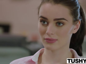 Duff Lana Rhoades setzt auf eine anale anzeigen