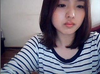 cô gái Hàn Quốc trên thong cam