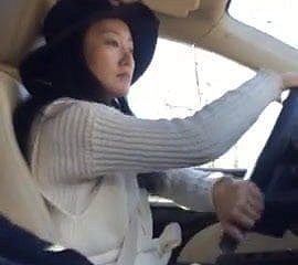 jurujual kereta batang kilat semasa ujian memandu