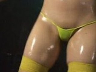 Wee Bikini Tłusta Dance - Mei Wakatsuki